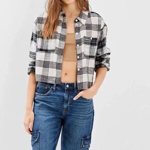 American Eagle Cozy Cropped Flannel Shirt Sz Large Black White Plaid NWT